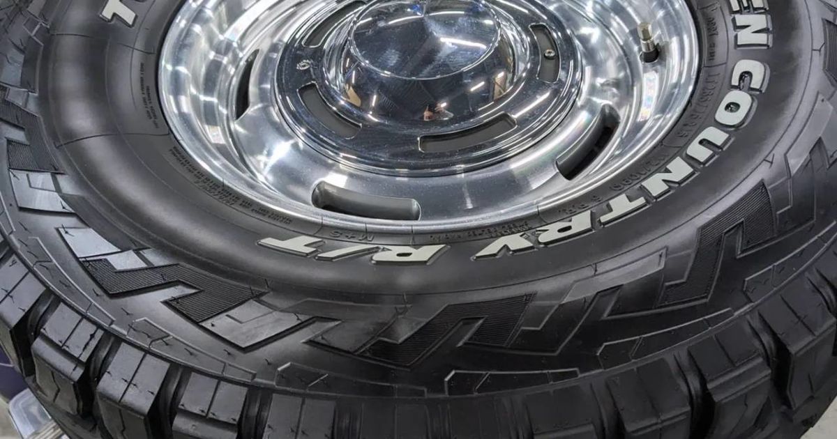中古タイヤ265/70R17オープンカントリー　ハイラックス純正
